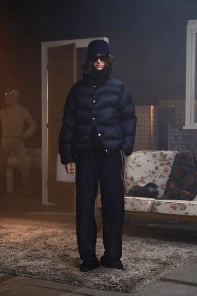 Look 4